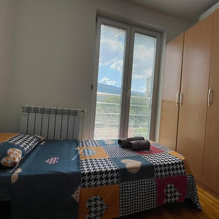 Big Apartment With Private Parking - Extra View 斯科普里 外观 照片